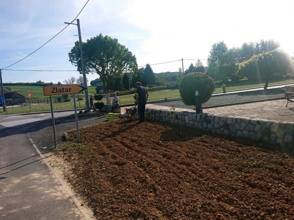 sijanje-trave-humko2 sijanje-trave-humko2