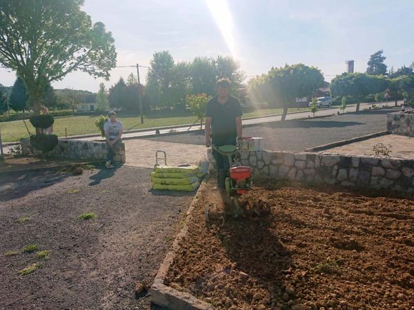 sijanje-trave-humko3 sijanje-trave-humko3